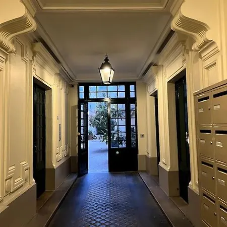 Cosy Near Eiffel Tower Apartment